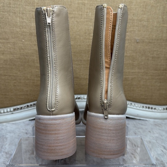 Cora Tall Ankle Boot
OASIS SOCIETY Size 6 - Picture 6 of 16